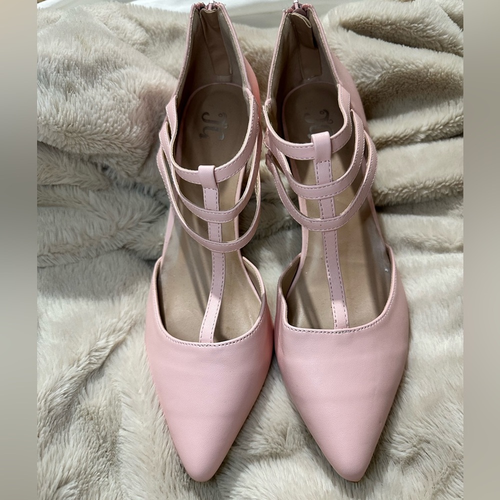 Never Worn Journee Collection The Pacey Pumps